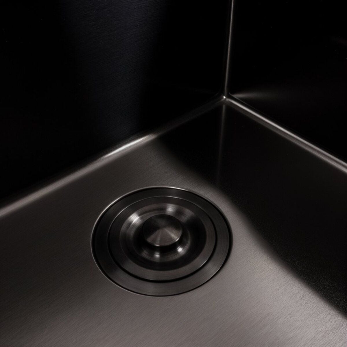 Мийка кухонна Handmade 4545 (3,0\0,8) PVD Black Brash VALESO