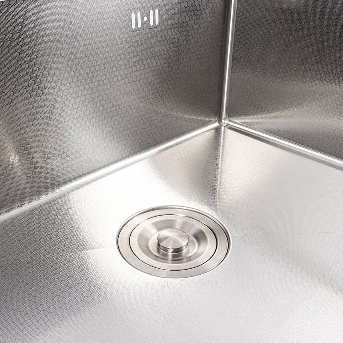 Мийка кухонна Handmade 6050 (3,0\0,8) Satin Decor VALESO