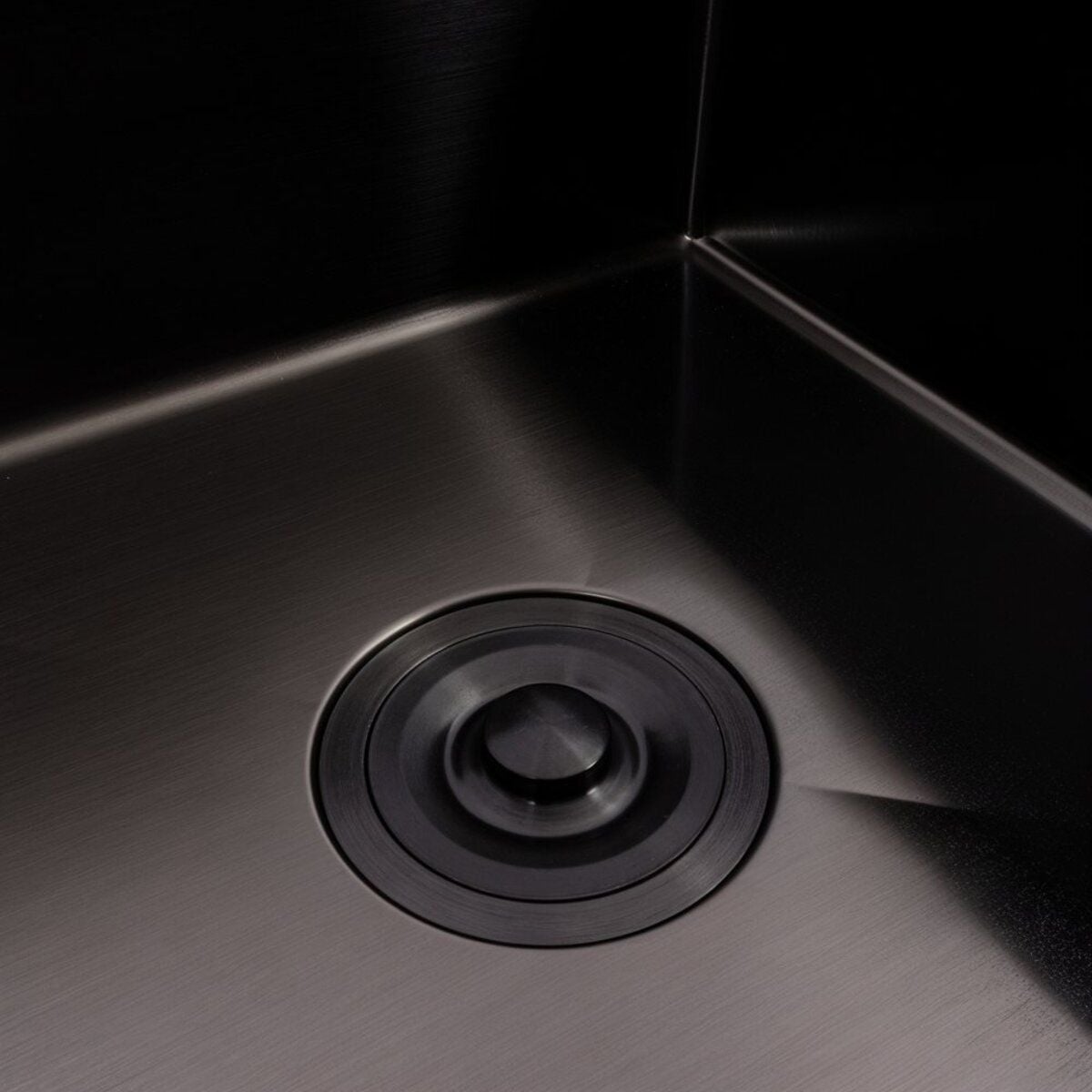 Мийка кухонна Handmade 4444 (3,0\0,8) під столешню PVD Black Brash VALESO