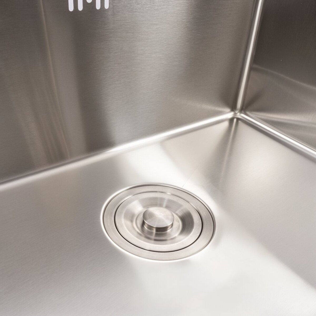 Мийка кухонна Handmade 5843 (3,0\0,8) під столешню Satin Brash VALESO