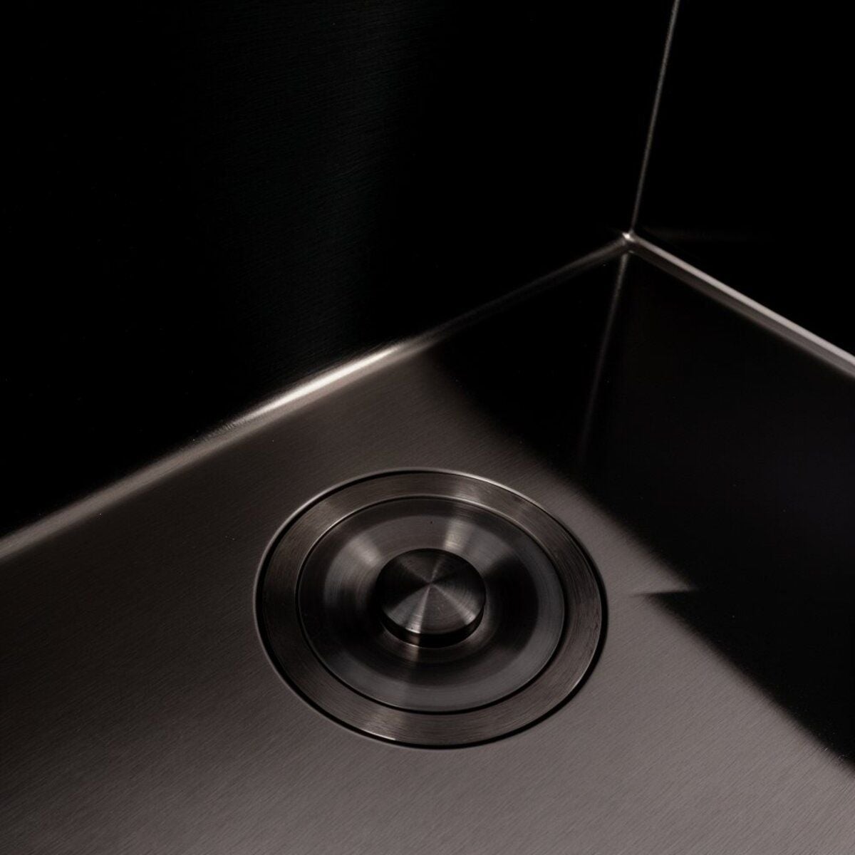 Мийка кухонна Handmade 5040 (3,0\0,8) PVD Black Brash VALESO