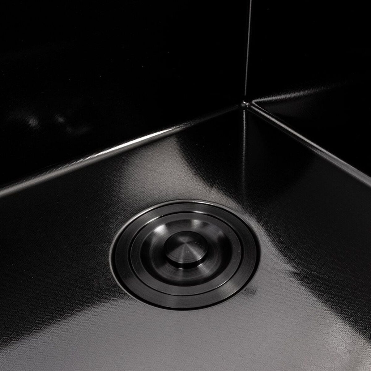 Мийка кухонна Handmade СМ 6550 R (3,0\0,8) Права PVD Black Decor VALESO