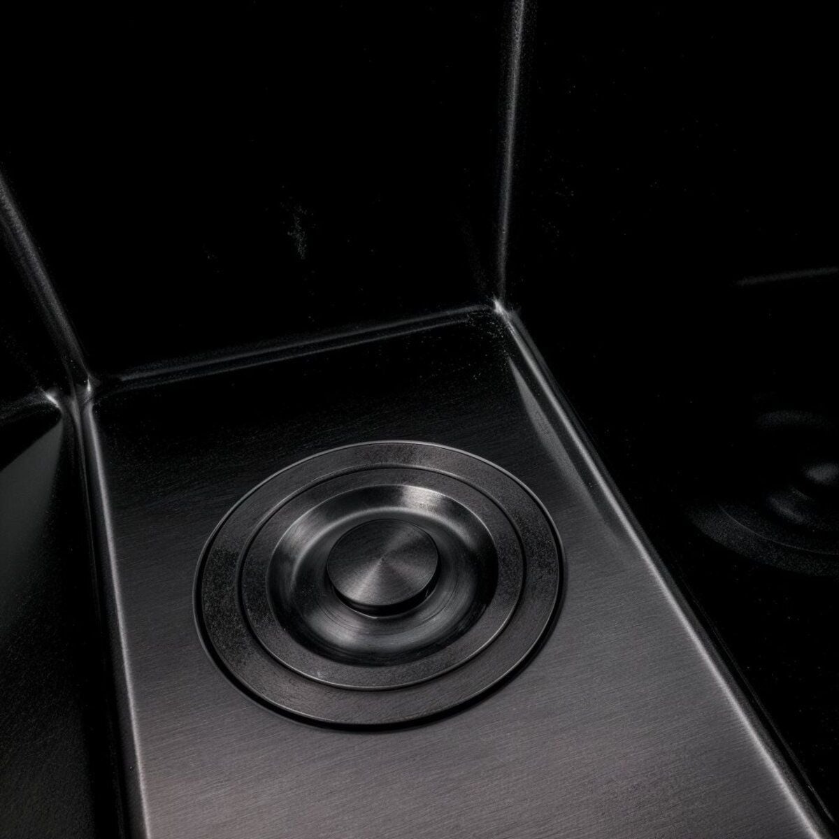 Мийка кухонна Handmade 2540 (3,0\0,8) PVD Black Brash VALESO